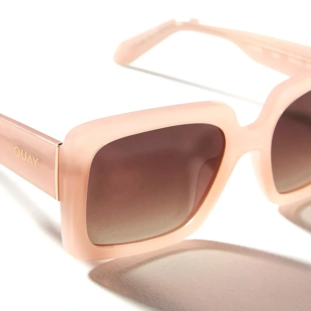QUAY Total Vibe Sunglasses Polarized Pink Frame Brown Lens NWT